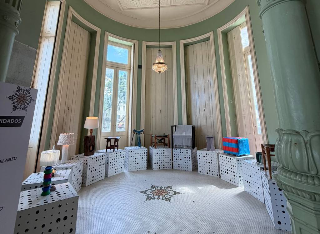 Circular exhibition room at Design PE in Recife featuring contemporary Brazilian furniture and design objects by independent designers from Pernambuco.